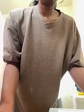 Snapshot of MsSexy2u chatting on April 13, 2026, 3:28 pm MsSexy2u online show from April 13, 2026, 3:28 pm