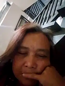 jeanyummytits online show from May 1, 2026, 1:37 pm