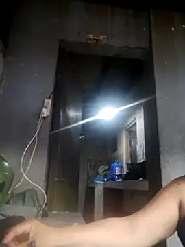 jeanyummytits online show from May 4, 2026, 10:17 pm