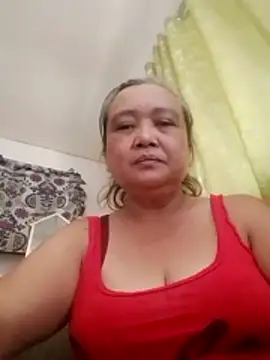 jeanyummytits online show from June 4, 2026, 3:45 am