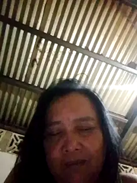 jeanyummytits online show from June 27, 2026, 12:22 pm