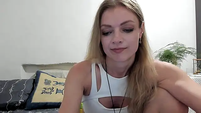 Snapshot of Severina7 chatting on July 8, 2026, 8:13 pm Severina7 online show from July 8, 2026, 8:13 pm