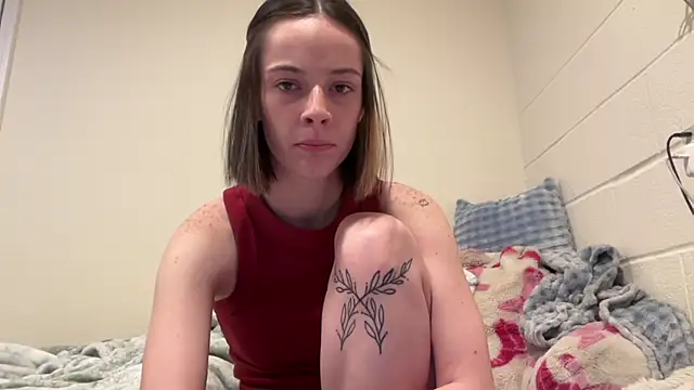 Faithluvv07 online show from April 13, 2026, 11:32 pm