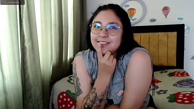 MAYEXS online show from April 12, 2026, 10:15 pm