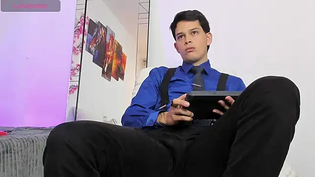 elijah stoone online show from April 15, 2026, 12:12 pm