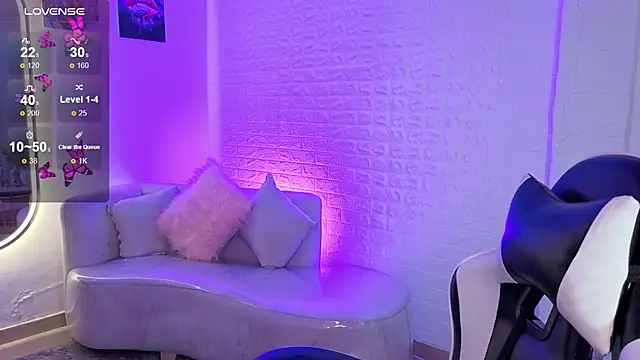 Snapshot of Dahlienne_Vianne chatting on July 3, 2026, 10:27 pm Dahlienne Vianne online show from July 3, 2026, 10:27 pm