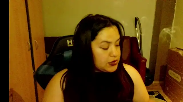 Karolina j online show from April 22, 2026, 1:08 am