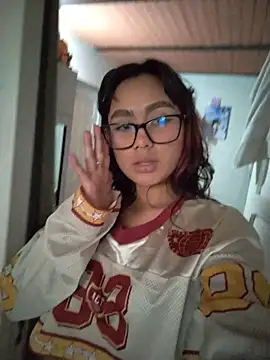 Lilith evans  online show from April 17, 2026, 9:29 pm