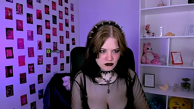 Snapshot of nikki_kiss_ chatting on August 6, 2026, 9:11 am nikki kiss online show from August 6, 2026, 9:11 am