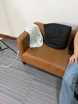 Snapshot of xf-110 chatting on April 16, 2026, 4:24 am xf-110 online show from April 16, 2026, 4:24 am