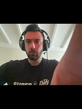 Snapshot of max4816 chatting on April 13, 2026, 12:10 pm max4816 online show from April 13, 2026, 12:10 pm