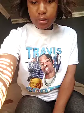 Snapshot of Diva-girl1 chatting on July 6, 2026, 8:44 am Diva-girl1 online show from July 6, 2026, 8:44 am