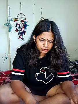 Snapshot of Alisspet chatting on April 15, 2026, 8:32 am Alisspet online show from April 15, 2026, 8:32 am