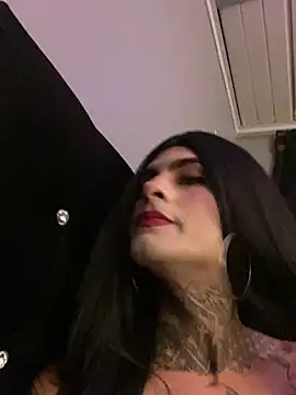 valen lewiiz online show from May 21, 2026, 4:19 am