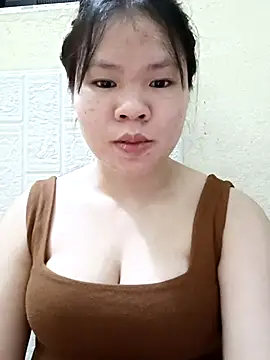 Snapshot of Seraphinahh chatting on April 17, 2026, 3:04 pm Seraphinahh online show from April 17, 2026, 3:04 pm