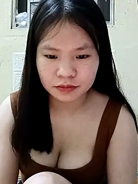 Snapshot of Seraphinahh chatting on May 1, 2026, 3:38 pm Seraphinahh online show from May 1, 2026, 3:38 pm