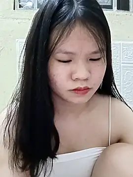 Snapshot of Seraphinahh chatting on May 3, 2026, 3:51 pm Seraphinahh online show from May 3, 2026, 3:51 pm