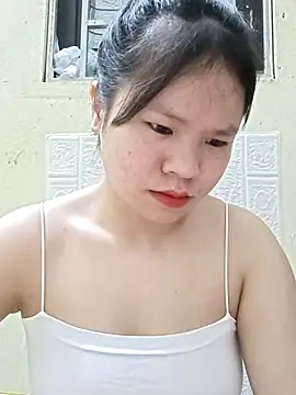 Snapshot of Seraphinahh chatting on May 6, 2026, 5:07 pm Seraphinahh online show from May 6, 2026, 5:07 pm