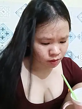 Snapshot of Seraphinahh chatting on May 21, 2026, 3:41 pm Seraphinahh online show from May 21, 2026, 3:41 pm