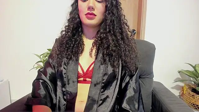 Snapshot of MiaRouseex chatting on May 7, 2026, 1:55 am MiaRouseex online show from May 7, 2026, 1:55 am