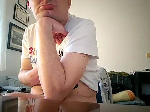 Snapshot of matteopeder chatting on April 14, 2026, 4:24 pm matteopeder online show from April 14, 2026, 4:24 pm