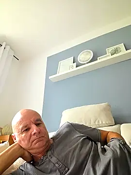 Snapshot of mannohmann5 chatting on July 20, 2026, 9:12 am mannohmann5 online show from July 20, 2026, 9:12 am