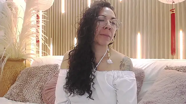 Velvet Curly online show from June 29, 2026, 12:38 pm