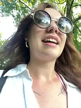 Snapshot of SweetLikaaa chatting on June 22, 2026, 6:49 pm SweetLikaaa online show from June 22, 2026, 6:49 pm