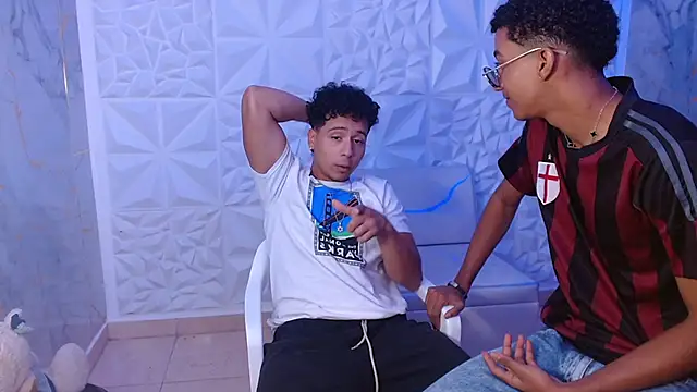 goldenjyj online show from April 14, 2026, 2:34 pm