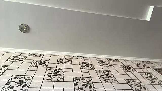 wildnikaanyx online show from April 14, 2026, 7:36 am