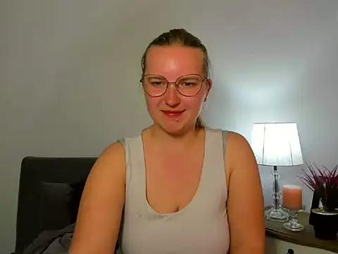 Snapshot of RoseTeacherX chatting on April 28, 2026, 5:29 pm RoseTeacherX online show from April 28, 2026, 5:29 pm