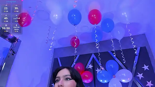 HaniKuspoka online show from July 4, 2026, 8:04 pm