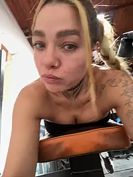 Violeta queen1 online show from June 25, 2026, 5:17 pm
