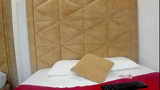 Snapshot of flamin_ chatting on July 3, 2026, 11:00 pm flamin online show from July 3, 2026, 11:00 pm