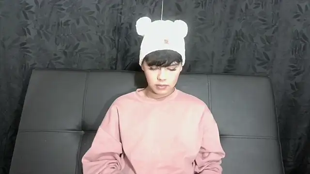Snapshot of Felipe_Kold chatting on May 4, 2026, 1:12 am Felipe Kold online show from May 4, 2026, 1:12 am
