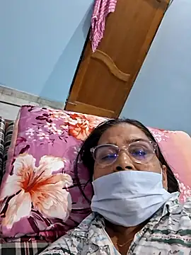 Shalini3456 online show from May 31, 2026, 6:09 pm
