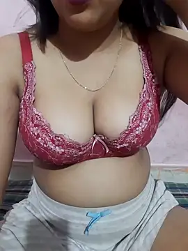 SmileGirll online show from May 11, 2026, 9:23 pm