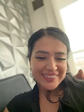 Sara fun online show from March 5, 2025, 4:35 pm