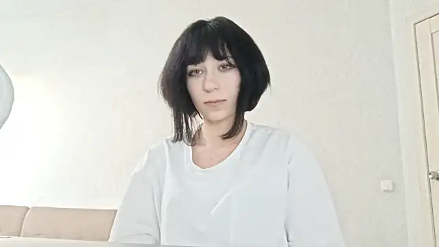 Snapshot of HalinaDoniel chatting on April 15, 2026, 2:24 pm HalinaDoniel online show from April 15, 2026, 2:24 pm