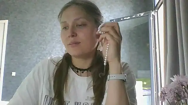 Snapshot of Aphrodisiaque_ chatting on May 6, 2026, 1:05 pm Aphrodisiaque online show from May 6, 2026, 1:05 pm