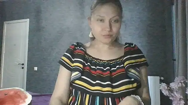 Snapshot of Aphrodisiaque_ chatting on May 8, 2026, 2:06 am Aphrodisiaque online show from May 8, 2026, 2:06 am