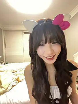 Snapshot of Xiaoyu0012 chatting on May 5, 2026, 2:25 pm Xiaoyu0012 online show from May 5, 2026, 2:25 pm