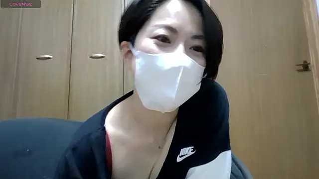 rin2432 online show from May 7, 2026, 12:27 am