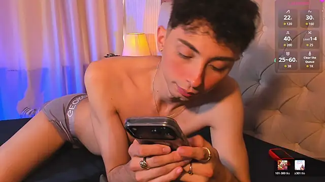 Snapshot of harry_salvatore chatting on June 1, 2026, 3:14 pm harry salvatore online show from June 1, 2026, 3:14 pm