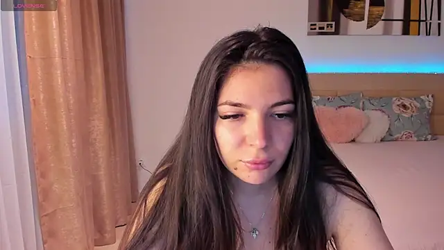 Snapshot of CandyElla_ chatting on August 1, 2026, 3:11 pm CandyElla online show from August 1, 2026, 3:11 pm