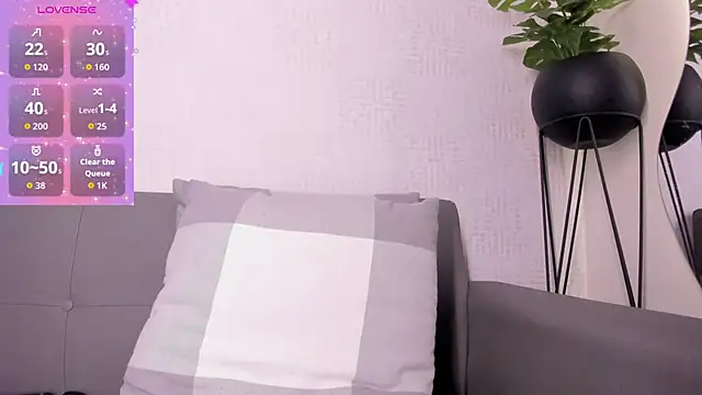 MelissaSaenzgh  online show from May 31, 2026, 3:47 am