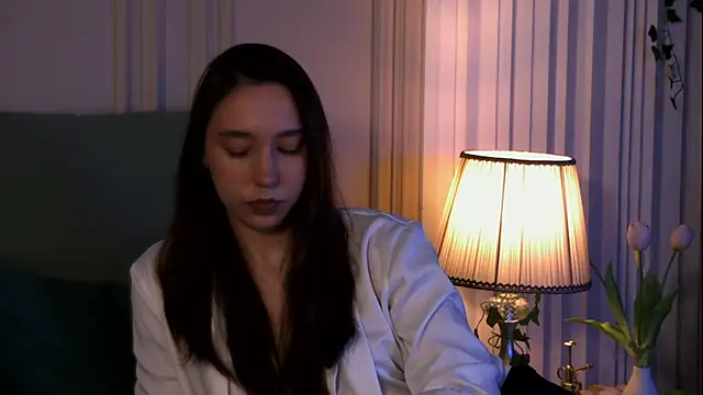 Suzaneey online show from June 19, 2026, 8:01 pm