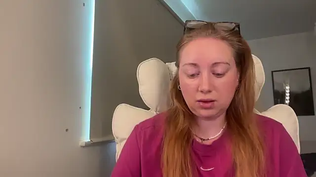 Snapshot of arielsweetieee chatting on May 14, 2026, 6:20 am arielsweetieee online show from May 14, 2026, 6:20 am