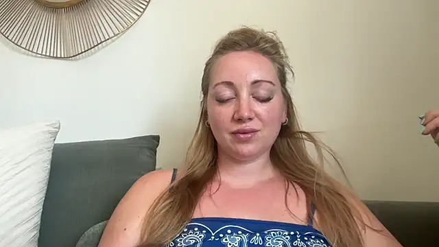 Snapshot of arielsweetieee chatting on June 27, 2026, 11:59 am arielsweetieee online show from June 27, 2026, 11:59 am
