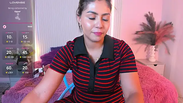 Snapshot of LucyWild8 chatting on July 11, 2026, 7:49 pm LucyWild8 online show from July 11, 2026, 7:49 pm